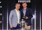 Mark Robbins recieves award from Brian Vahaly